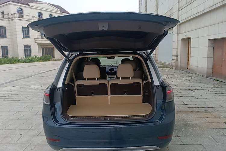 Used Hima AITO M9 2024 Range-Extended Ultra Version 42 kWh 6-Seater Model Trunk