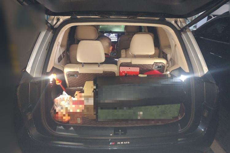Used Hima AITO M9 2024 Range-Extended Ultra Version 42 kWh 6-Seater Model Trunk