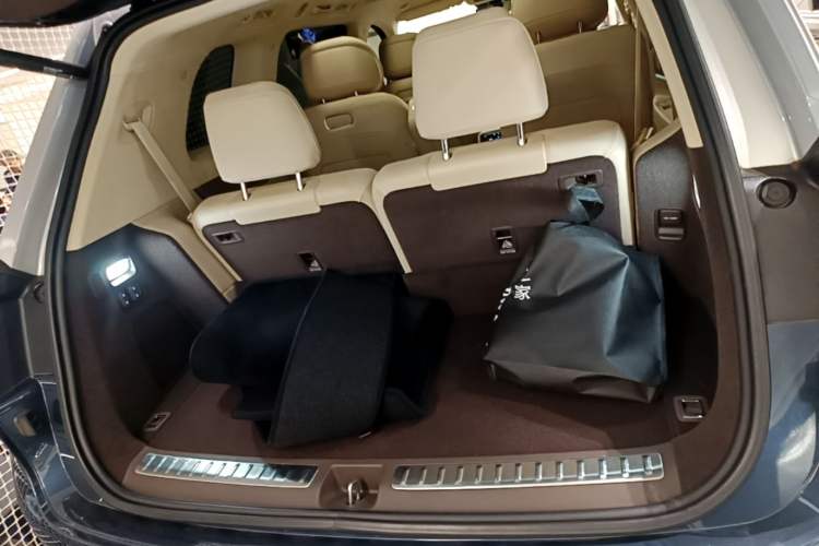Used Hima AITO M9 2024 Range-Extended Ultra Version 42 kWh 6-Seater Model Trunk