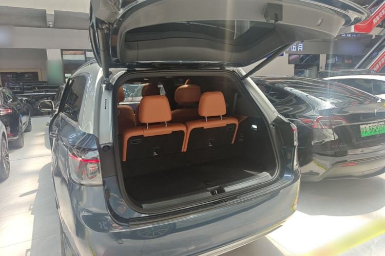 Used Hima AITO M9 2024 Range-Extended Ultra Version 42 kWh 6-Seater Model Trunk