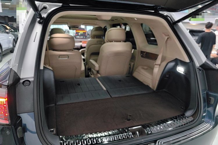 Used Hima AITO M9 2024 Range-Extended Ultra Version 52 kWh 6-Seater Model Trunk
