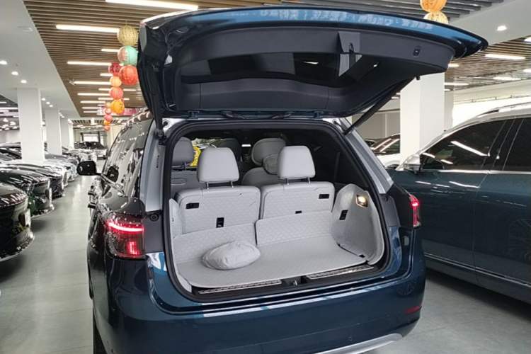 Used Hima AITO M9 2024 All-Electric Ultra Version 100 kWh 6-Seater Model Trunk