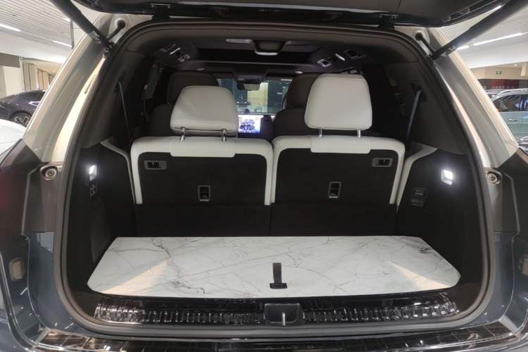 Used Hima AITO M9 2024 Range-Extended Ultra Version 42 kWh 6-Seater Model Trunk