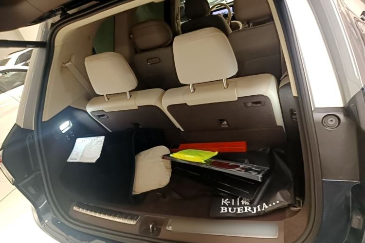Used Hima AITO M9 2024 Range-Extended Ultra Version 42 kWh 6-Seater Model Trunk