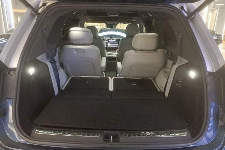 Used Hima AITO M9 2024 Range-Extended Ultra Version 42 kWh 6-Seater Model Trunk