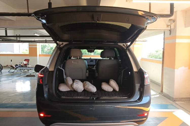 Used Hima AITO M9 2024 All-Electric Ultra Version 100 kWh 6-Seater Model Trunk