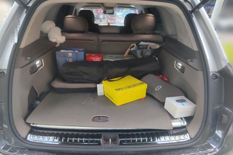 Used Hima AITO M9 2024 All-Electric Ultra Version 100 kWh 5-Seater Model Trunk