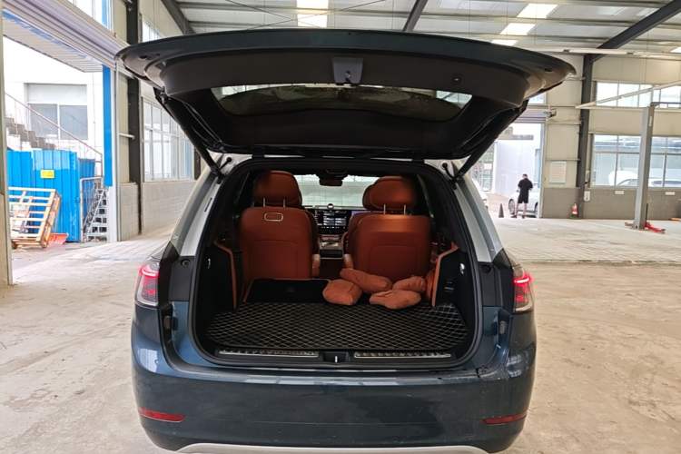 Used Hima AITO M9 2024 Range-Extended Ultra Version 52 kWh 6-Seater Model Trunk