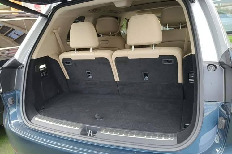 Used Hima AITO M9 2024 Range-Extended Ultra Version 42 kWh 6-Seater Model Trunk
