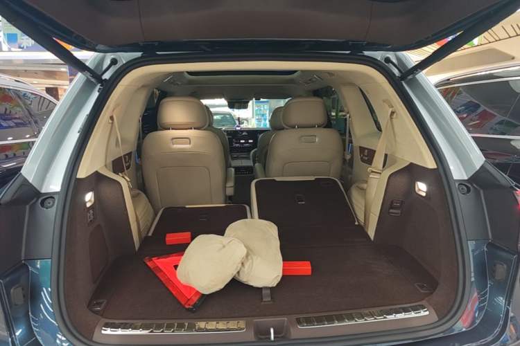Used Hima AITO M9 2024 Range-Extended Max Edition 52 kWh 6-Seater Version Trunk