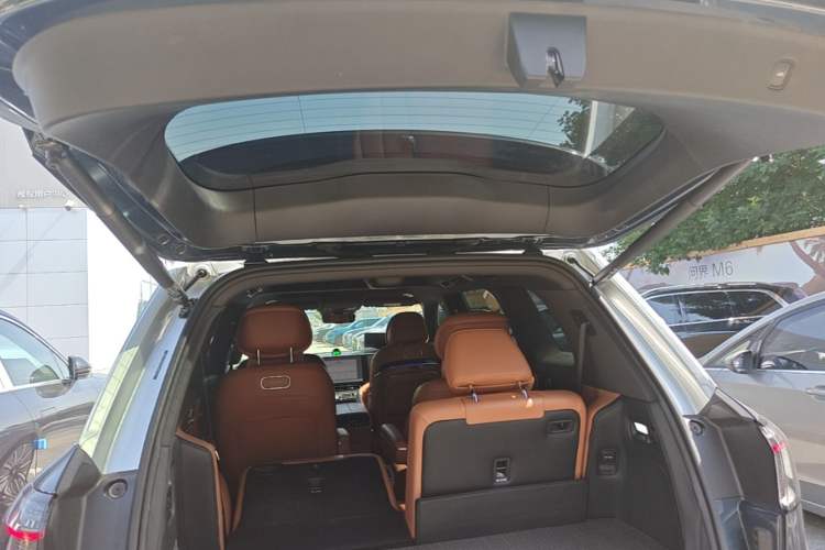 Used Hima AITO M9 2024 Range-Extended Ultra Version 42 kWh 6-Seater Model Trunk