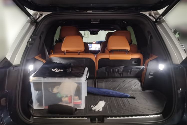 Used Hima AITO M9 2024 Range-Extended Ultra Version 42 kWh 6-Seater Model Trunk