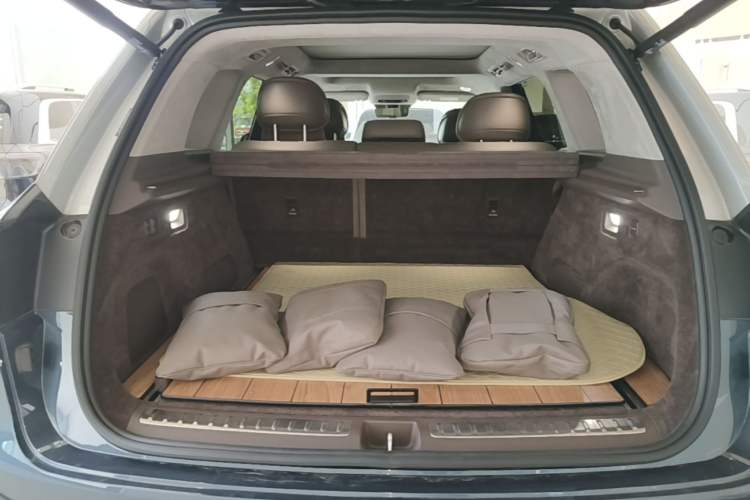 Used Hima AITO M9 2024 Range-Extended Max Edition 52 kWh 5-Seater Version Trunk