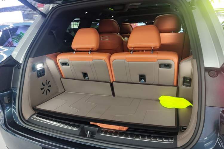 Used Hima AITO M9 2024 Range-Extended Ultra Version 42 kWh 6-Seater Model Trunk