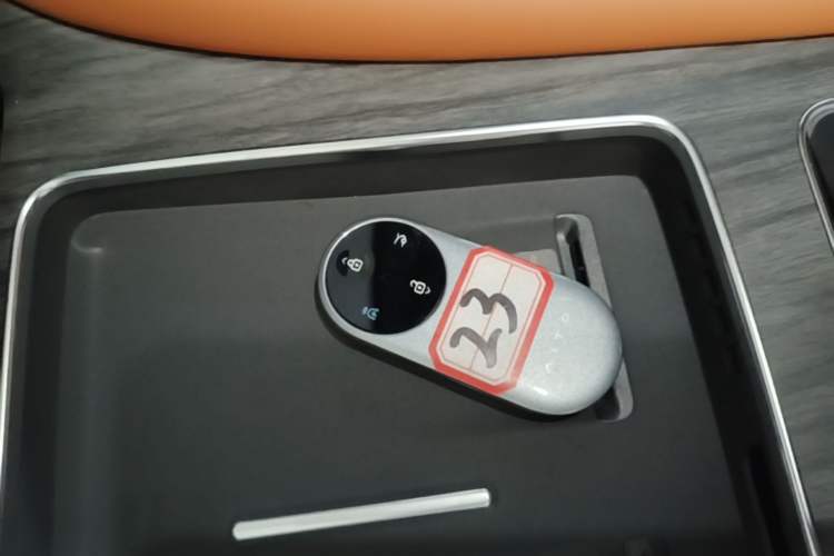 Used Hima AITO M9 2024 Range-Extended Ultra Version 42 kWh 6-Seater Model Vehicle Key