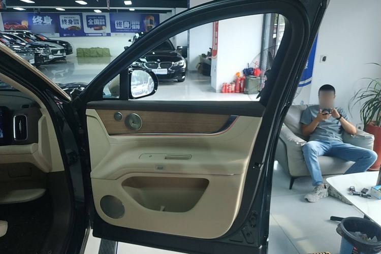 Used Hima AITO M9 2024 Range-Extended Max Edition 42 kWh 6-Seater Version Interior 5