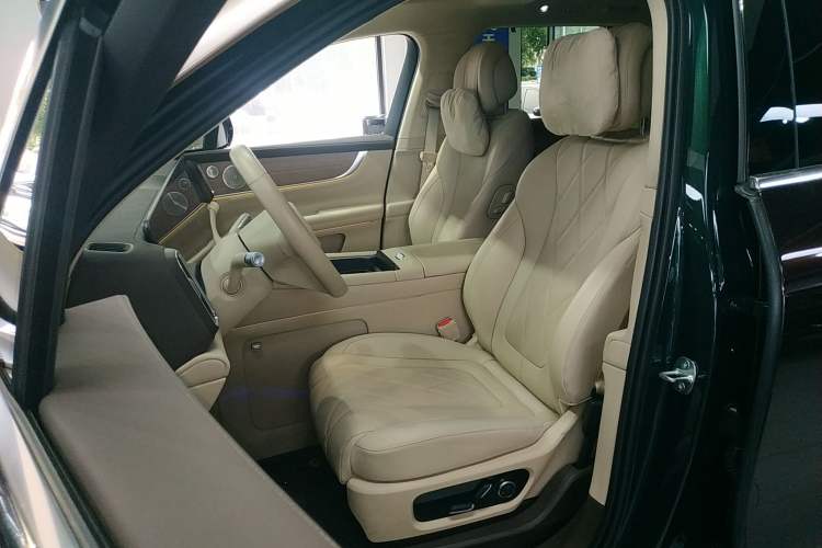 Used Hima AITO M9 2024 Range-Extended Max Edition 42 kWh 6-Seater Version Left Front Seat