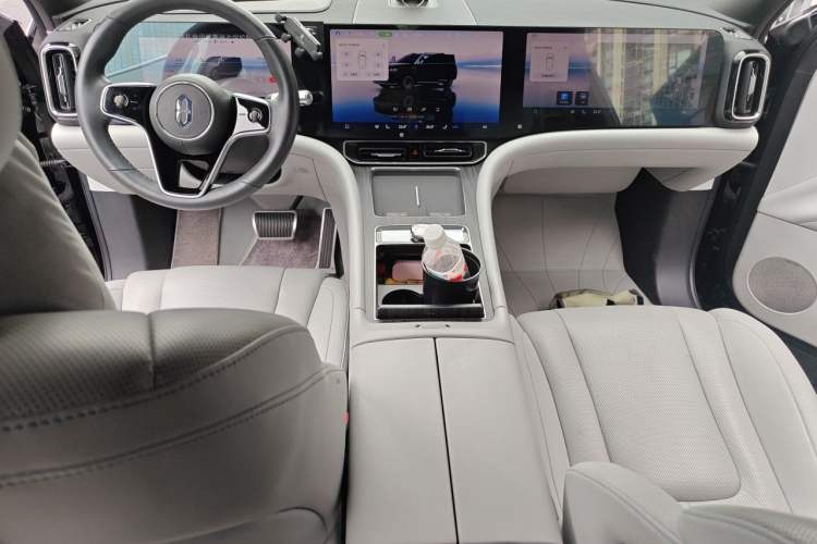 Used Hima AITO M9 2024 All-Electric Ultra Version 100 kWh 6-Seater Model Center Console