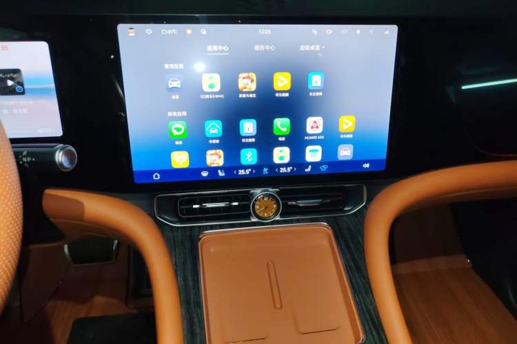 Used Hima AITO M9 2024 Range-Extended Max Edition 42 kWh 6-Seater Version Audio And AC Panel