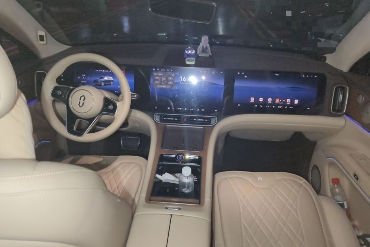 Used Hima AITO M9 2024 Range-Extended Ultra Version 42 kWh 6-Seater Model Center Console