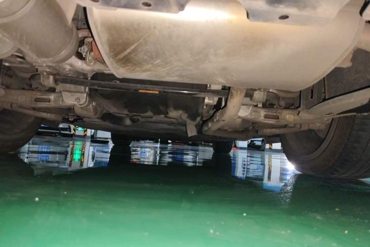 Used Hima AITO M9 2024 Range-Extended Ultra Version 42 kWh 6-Seater Model Chassis Rear