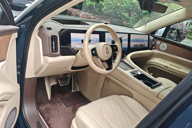 Used Hima AITO M9 2024 Range-Extended Ultra Version 52 kWh 6-Seater Model Driver Seat