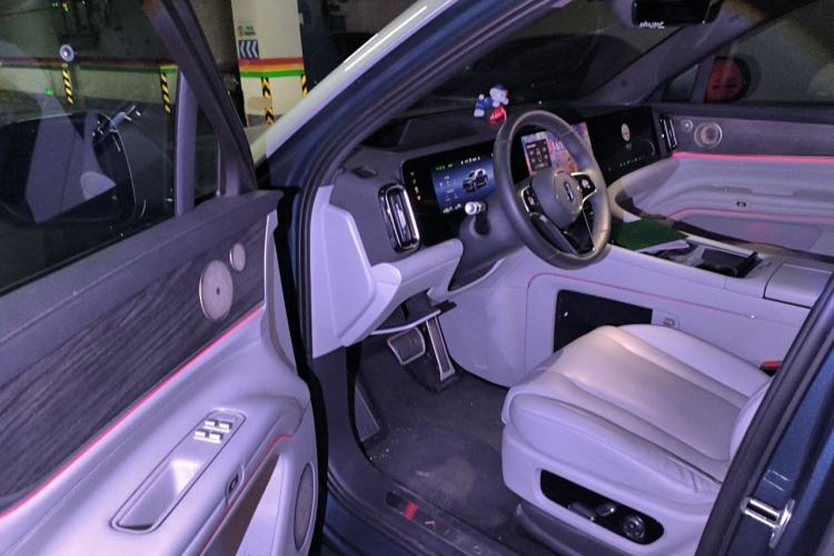 Used Hima AITO M9 2024 Range-Extended Ultra Version 42 kWh 6-Seater Model Driver Seat