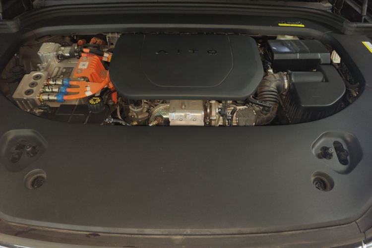 Used Hima AITO M9 2024 Range-Extended Ultra Version 42 kWh 6-Seater Model Engine Bay