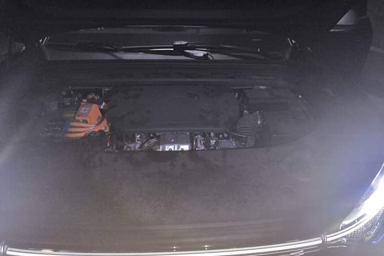 Used Hima AITO M9 2024 Range-Extended Ultra Version 52 kWh 6-Seater Model Engine Bay
