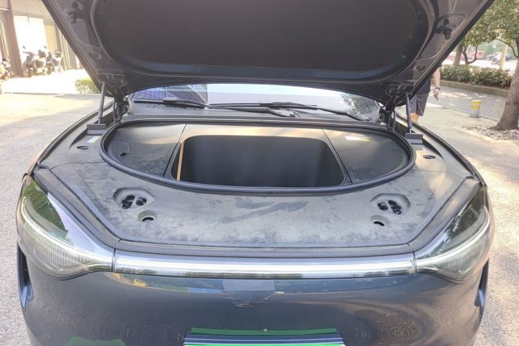 Used Hima AITO M9 2024 All-Electric Ultra Version 100 kWh 6-Seater Model Engine Bay