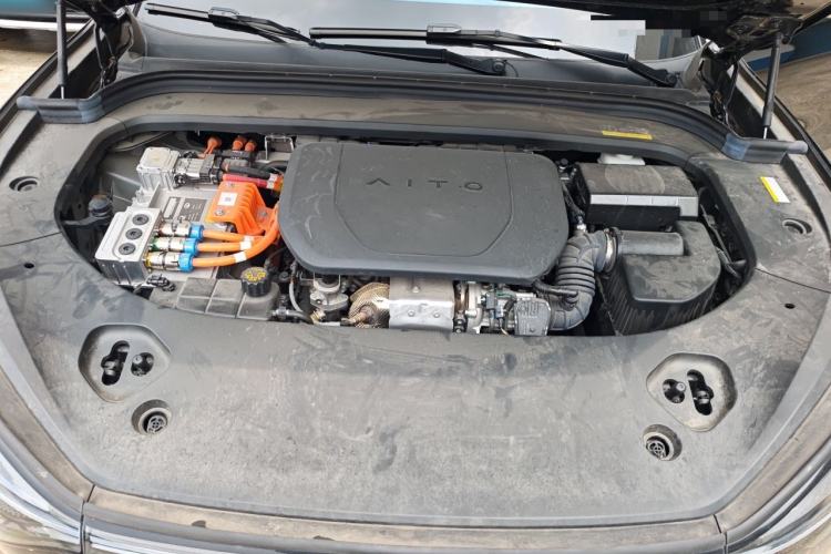 Used Hima AITO M9 2024 Range-Extended Ultra Version 42 kWh 6-Seater Model Engine Bay