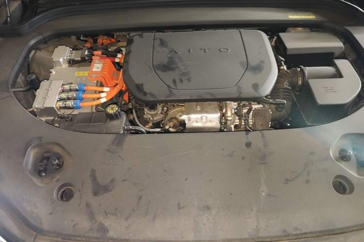 Used Hima AITO M9 2024 Range-Extended Ultra Version 42 kWh 6-Seater Model Engine Bay