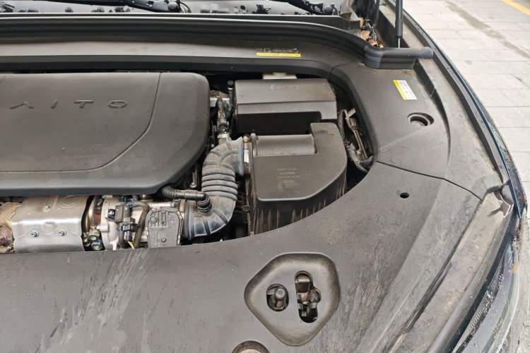 Used Hima AITO M9 2024 Range-Extended Ultra Version 52 kWh 6-Seater Model Engine Bay Left