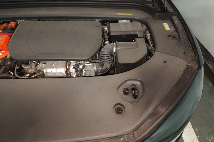 Used Hima AITO M9 2024 Range-Extended Ultra Version 42 kWh 6-Seater Model Engine Bay Left