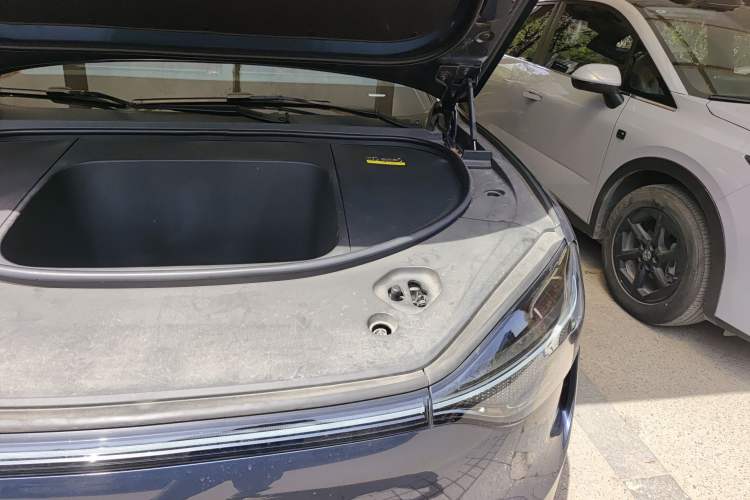 Used Hima AITO M9 2024 All-Electric Ultra Version 100 kWh 6-Seater Model Engine Bay Left