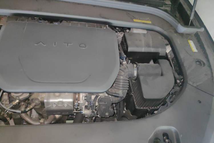 Used Hima AITO M9 2024 Range-Extended Ultra Version 52 kWh 6-Seater Model Engine Bay Left