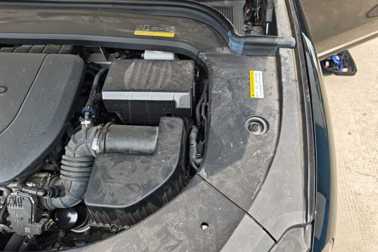 Used Hima AITO M9 2024 Range-Extended Ultra Version 42 kWh 6-Seater Model Engine Bay Left