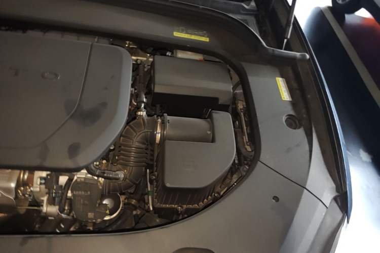 Used Hima AITO M9 2024 Range-Extended Ultra Version 42 kWh 6-Seater Model Engine Bay Left