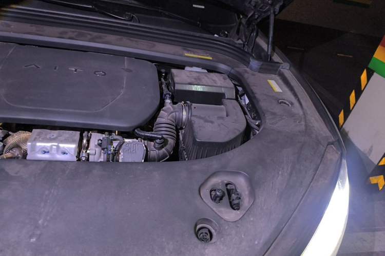 Used Hima AITO M9 2024 Range-Extended Ultra Version 42 kWh 6-Seater Model Engine Bay Left