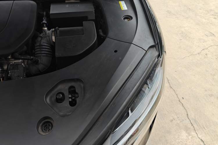 Used Hima AITO M9 2024 Range-Extended Ultra Version 42 kWh 6-Seater Model Engine Bay Left