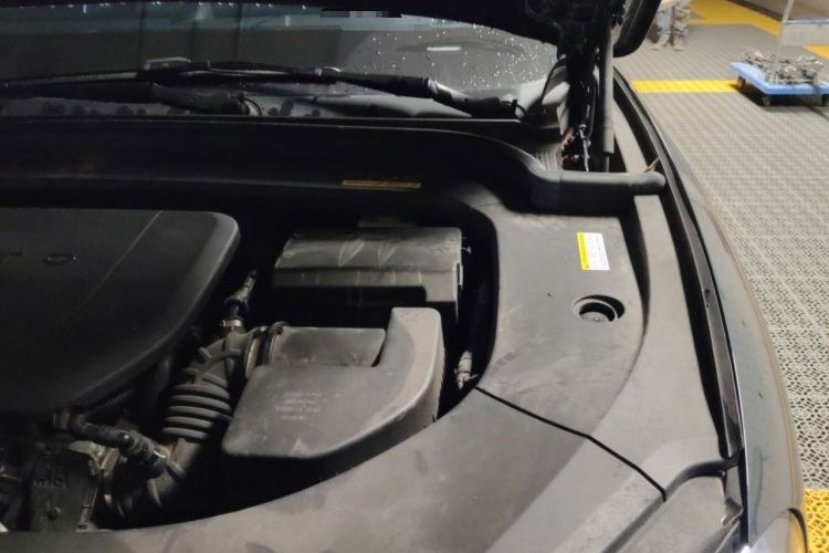 Used Hima AITO M9 2024 Range-Extended Max Edition 42 kWh 6-Seater Version Engine Bay Left