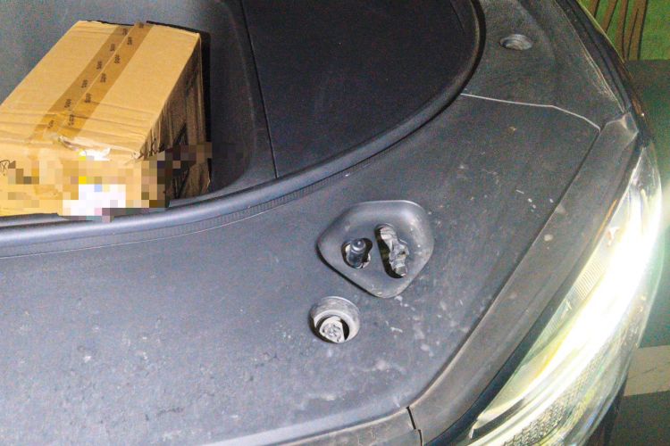 Used Hima AITO M9 2024 All-Electric Ultra Version 100 kWh 6-Seater Model Engine Bay Left