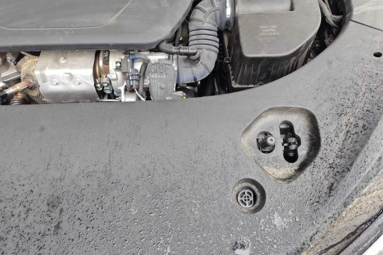 Used Hima AITO M9 2024 Range-Extended Ultra Version 42 kWh 6-Seater Model Engine Bay Left