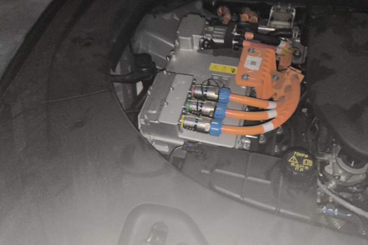 Used Hima AITO M9 2024 Range-Extended Ultra Version 52 kWh 6-Seater Model Engine Bay Right