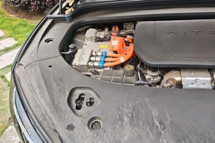 Used Hima AITO M9 2024 Range-Extended Ultra Version 52 kWh 6-Seater Model Engine Bay Right