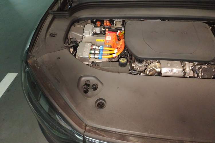 Used Hima AITO M9 2024 Range-Extended Ultra Version 42 kWh 6-Seater Model Engine Bay Right