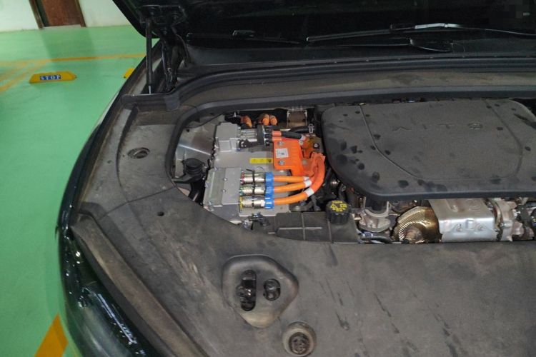 Used Hima AITO M9 2024 Range-Extended Ultra Version 42 kWh 6-Seater Model Engine Bay Right