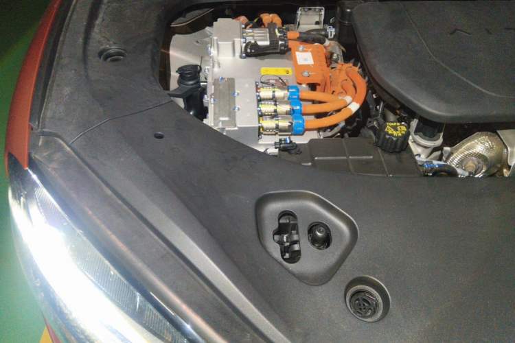 Used Hima AITO M9 2024 Range-Extended Ultra Version 52 kWh 6-Seater Model Engine Bay Right