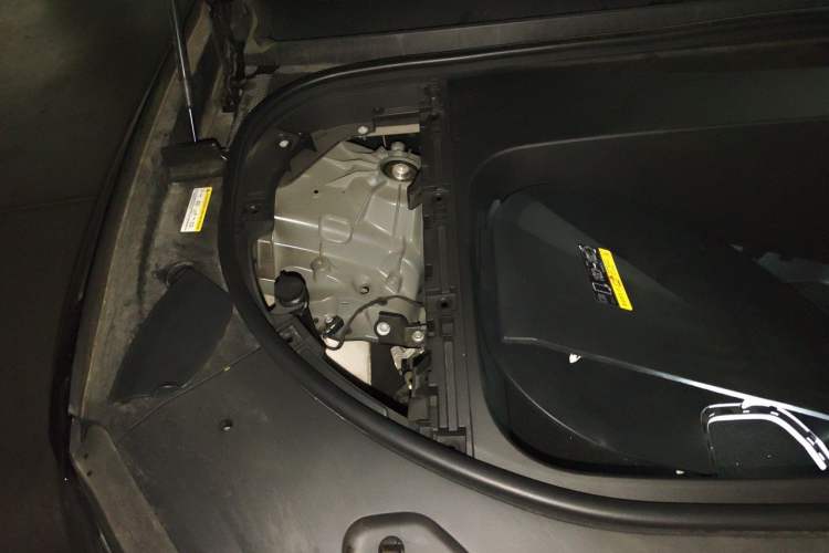 Used Hima AITO M9 2024 All-Electric Ultra Version 100 kWh 6-Seater Model Engine Bay Right