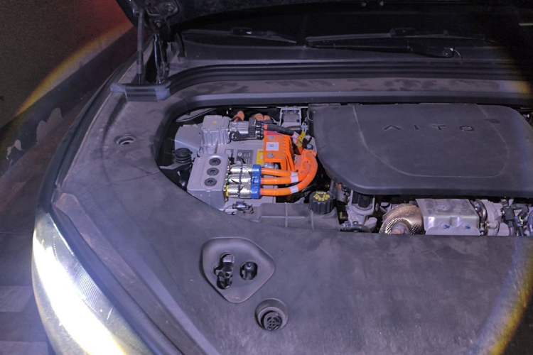 Used Hima AITO M9 2024 Range-Extended Ultra Version 42 kWh 6-Seater Model Engine Bay Right